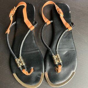 MOSSIMO SANDALS SIZE 6